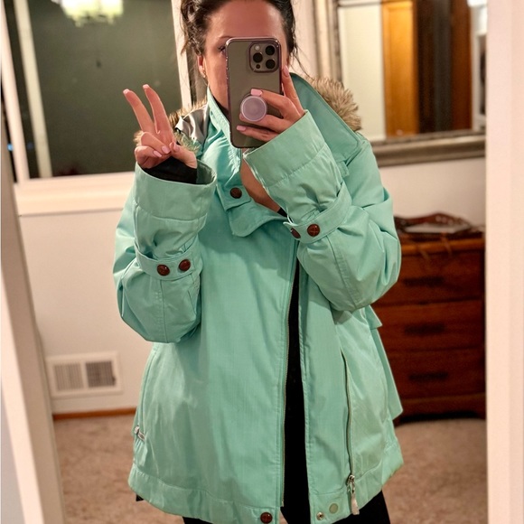 Oakley thinsulate Gretchen Bleiler ski jacket, LARGE - Picture 4 of 16